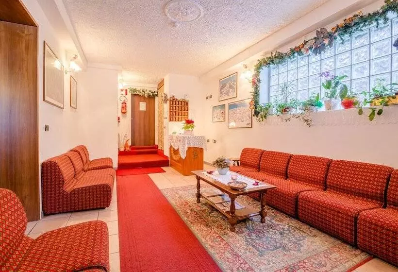 ホテル Albergo Genzianella