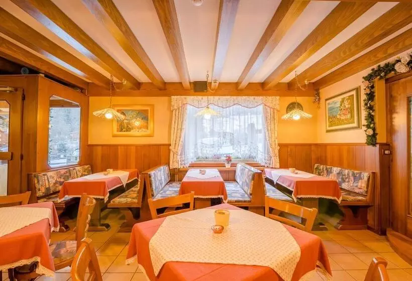 ホテル Albergo Genzianella