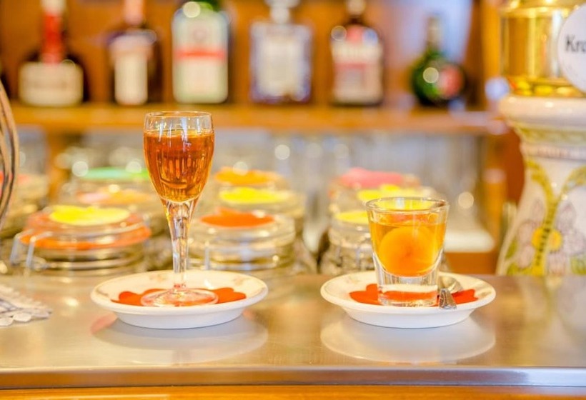 هتل Albergo Genzianella