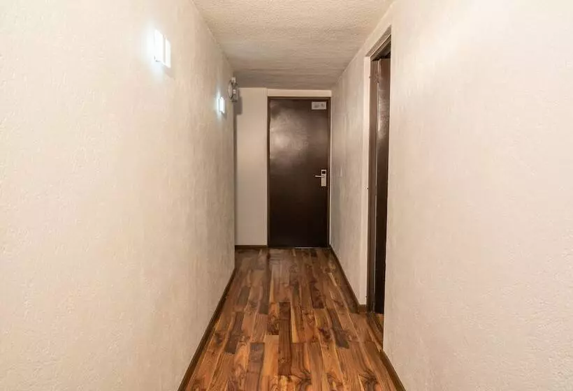 Hotel Delf Inn