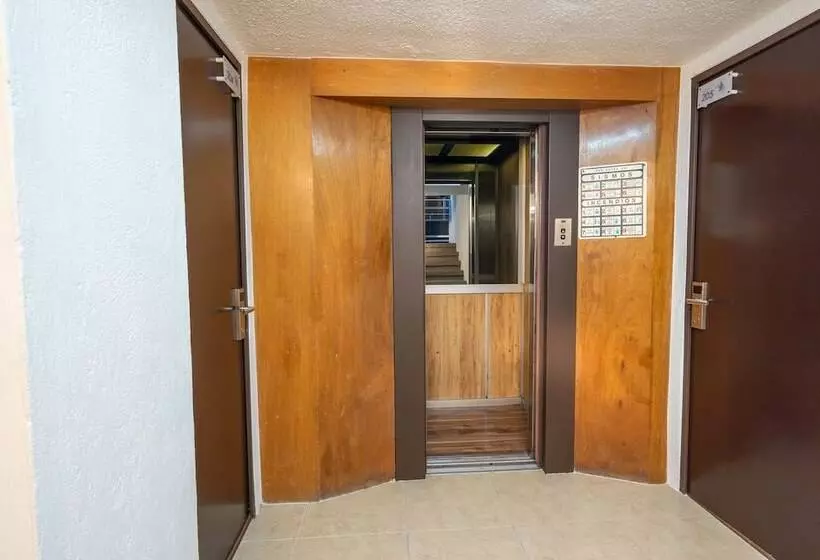 Hotel Delf Inn