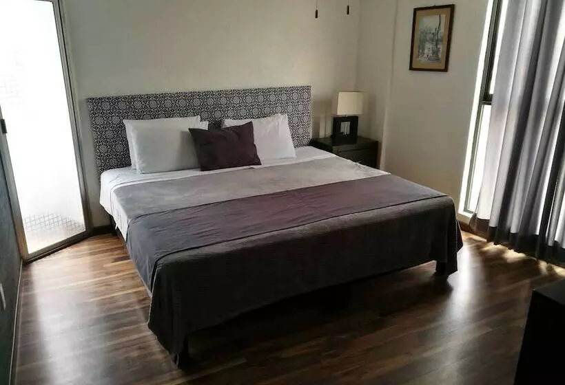 Hotel Delf Inn