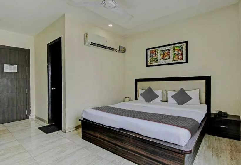 Hotelli Super Townhouse Grand Inn