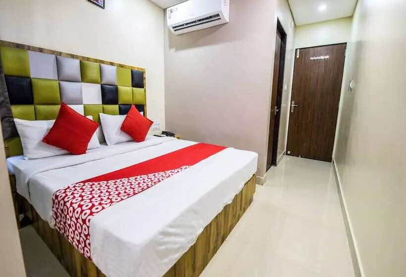 ホテル Jeelan Palace