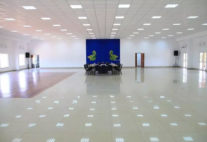 هتل Voi Wildlife Lodge