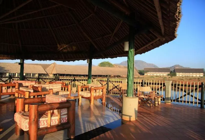 هتل Voi Wildlife Lodge