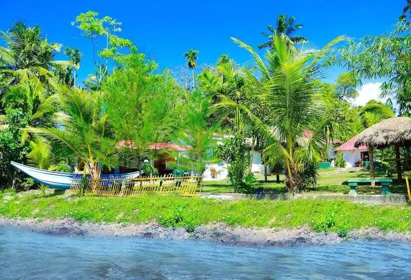 پانسیون Bluewhale Lagoon Resort