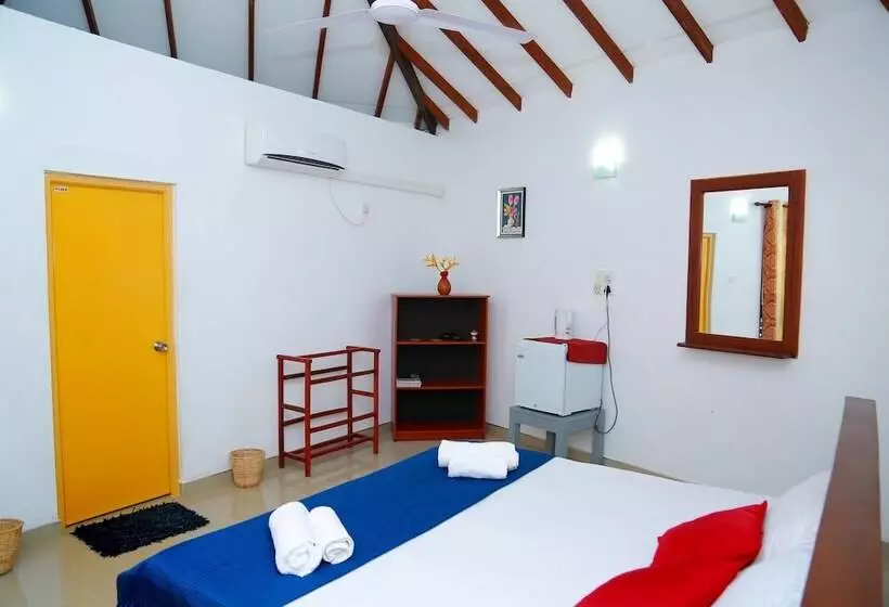 پانسیون Bluewhale Lagoon Resort
