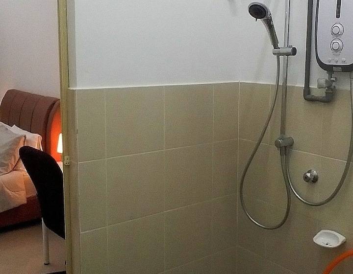 펜션 Hartamas Homestay