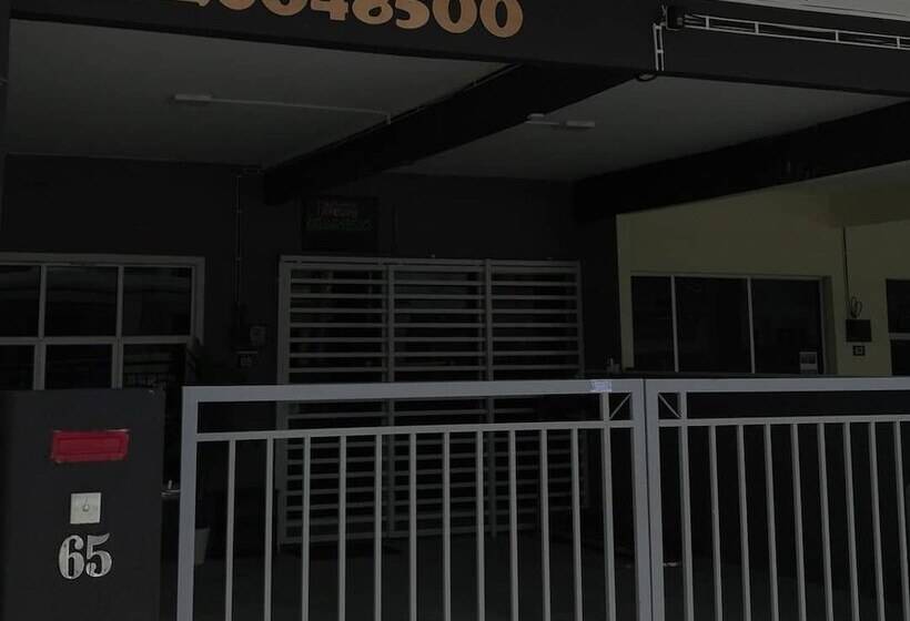 펜션 Hartamas Homestay