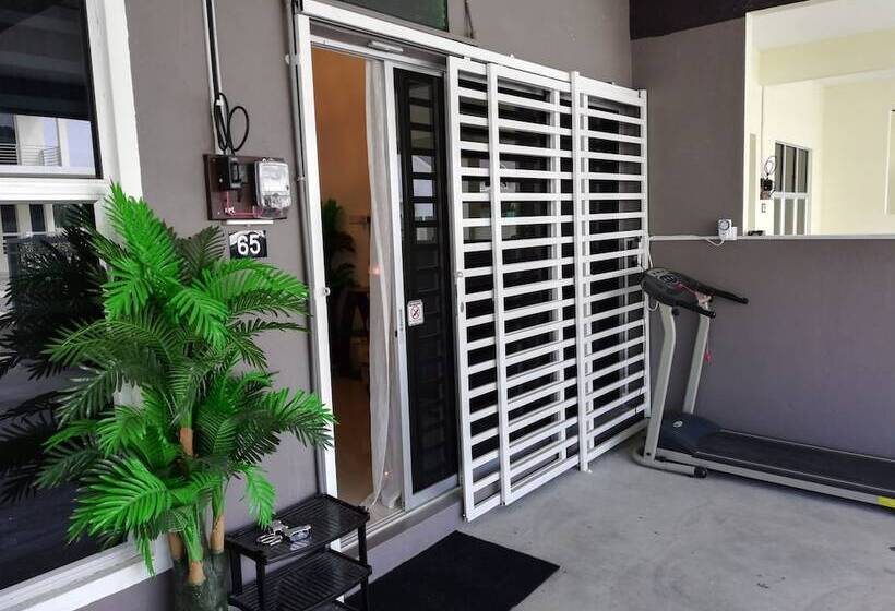 펜션 Hartamas Homestay