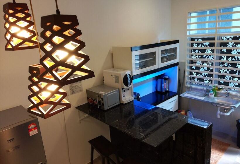 펜션 Hartamas Homestay