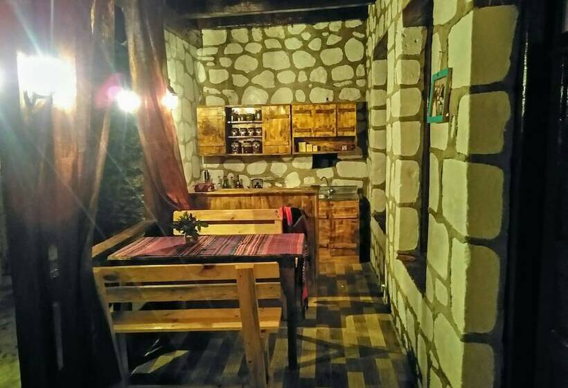 پانسیون Old Tatev