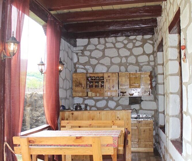 پانسیون Old Tatev