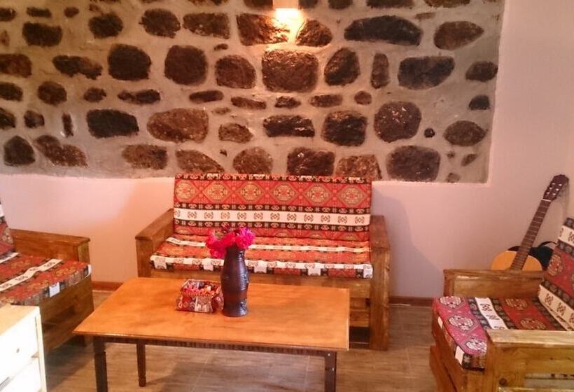 پانسیون Old Tatev