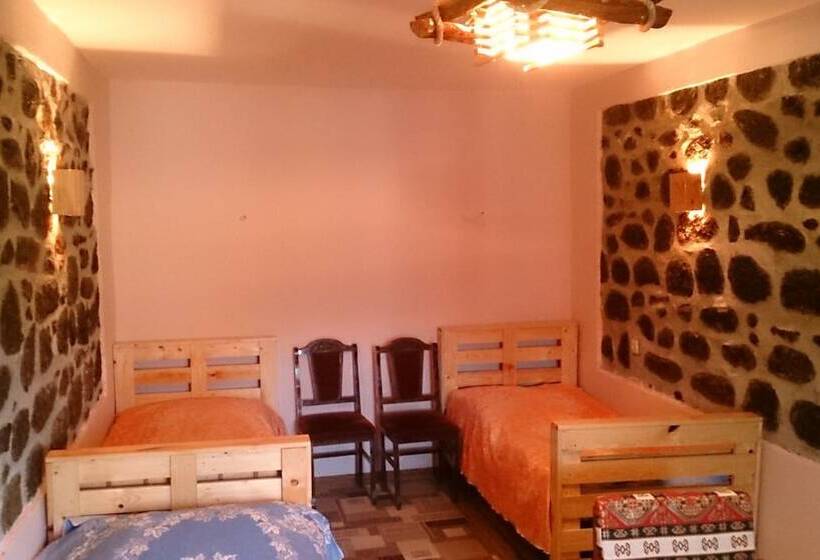 پانسیون Old Tatev