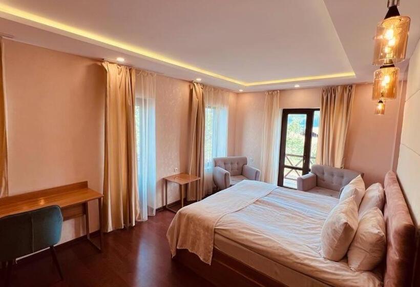 پانسیون Old Tatev