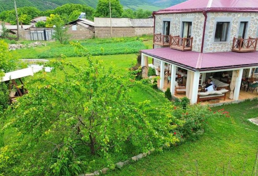 پانسیون Old Tatev