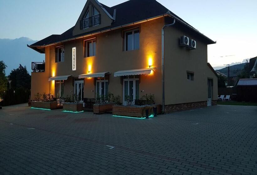 ペンション Sunrise Apartmanház