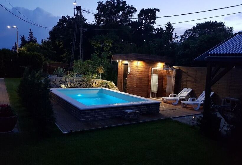 ペンション Sunrise Apartmanház