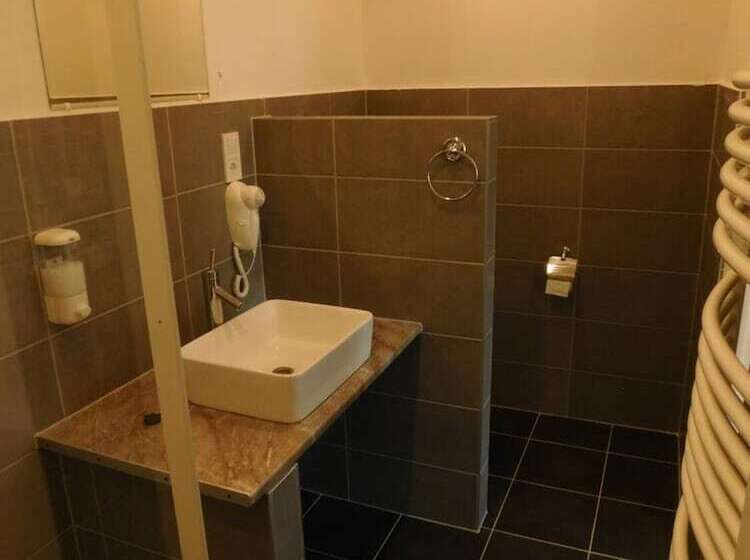 ペンション Sunrise Apartmanház