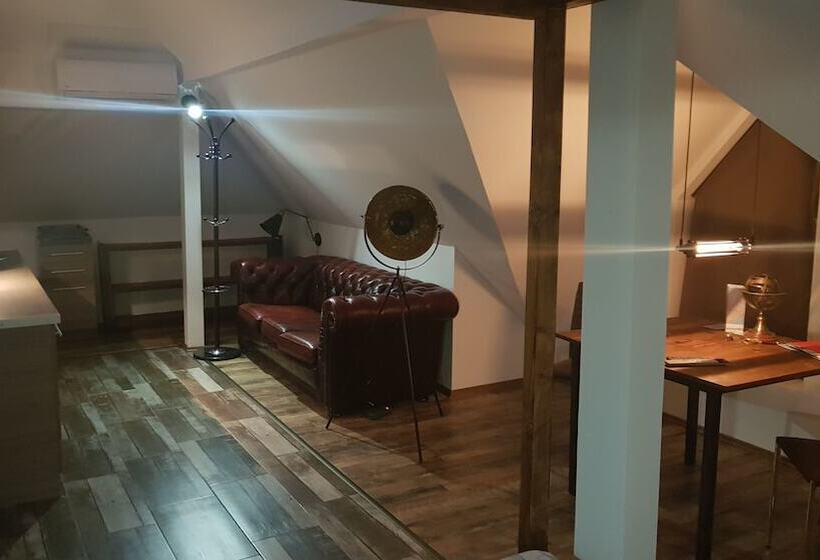 ペンション Sunrise Apartmanház