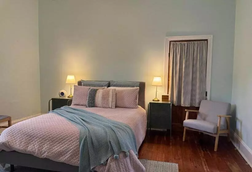 펜션 Auburn Garden Suites