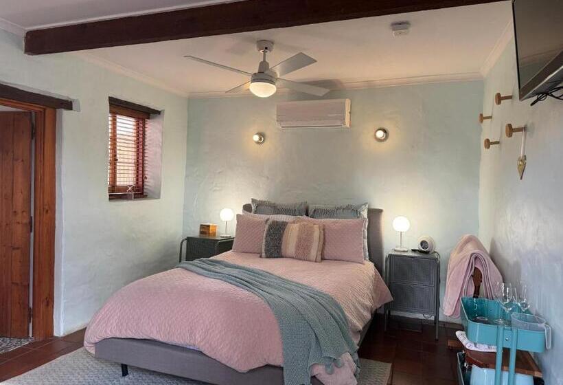 ペンション Auburn Garden Suites