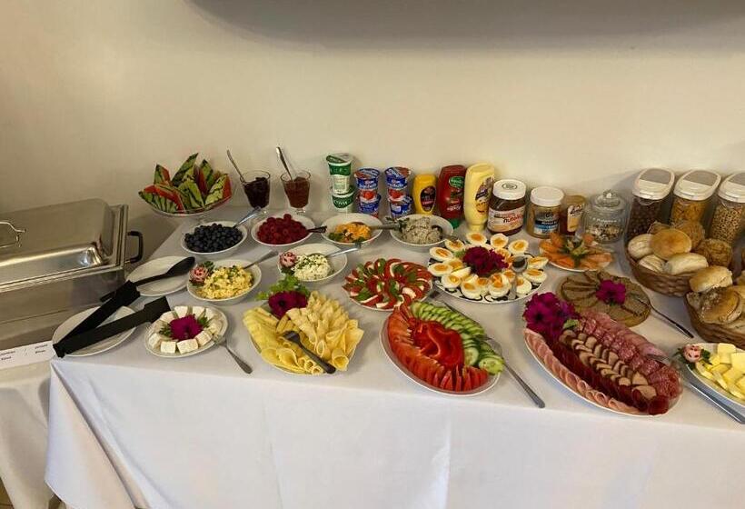 פנסיון Willa Pod Lipami