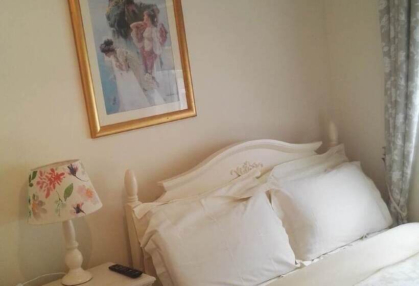 تختخواب و صبحانه The Vee Guest Accommodation