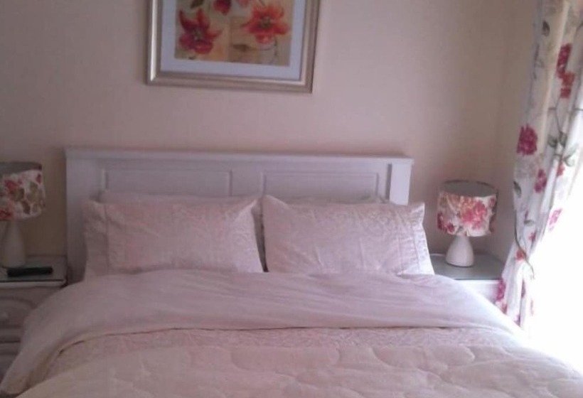 تختخواب و صبحانه The Vee Guest Accommodation