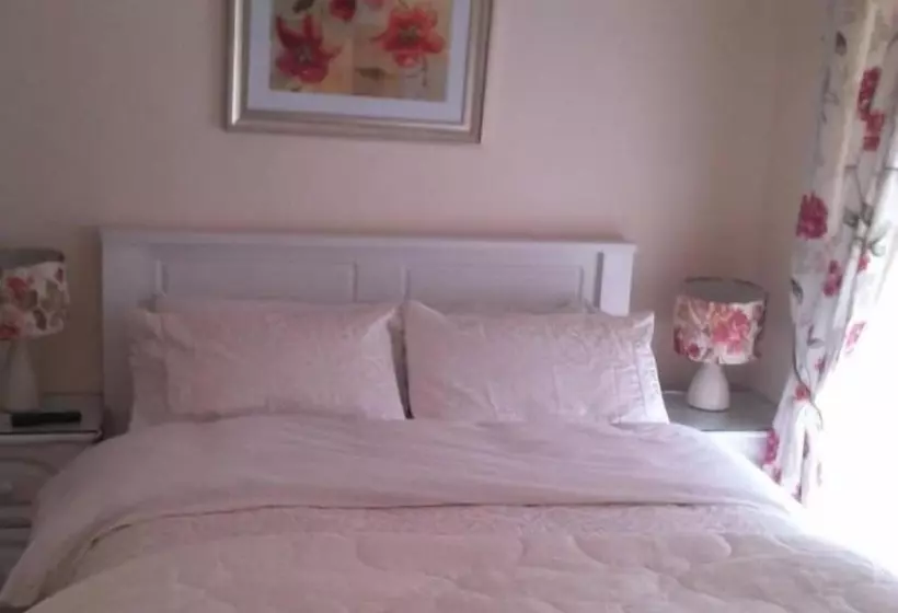 تختخواب و صبحانه The Vee Guest Accommodation