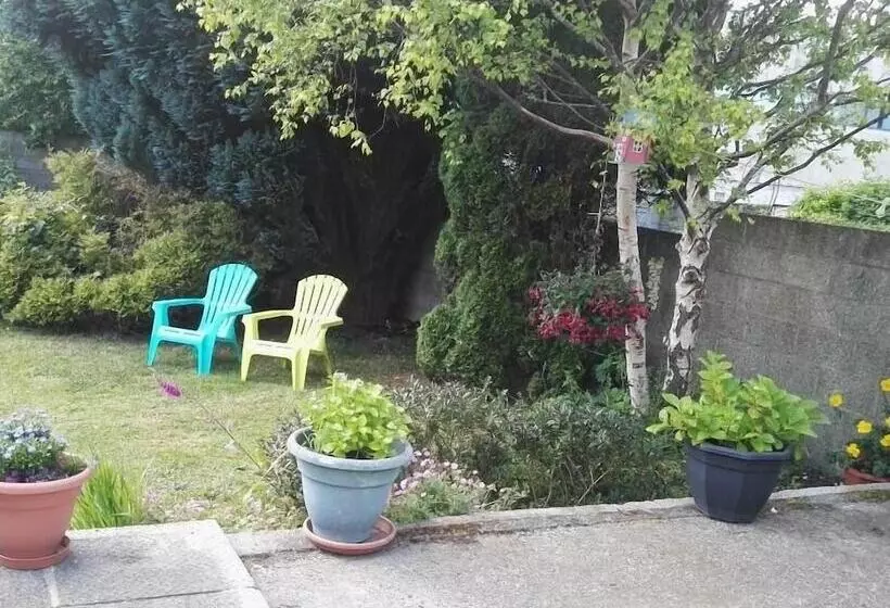 تختخواب و صبحانه The Vee Guest Accommodation