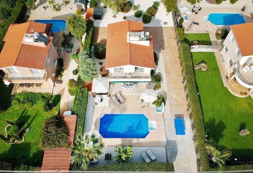 Villa Silverline