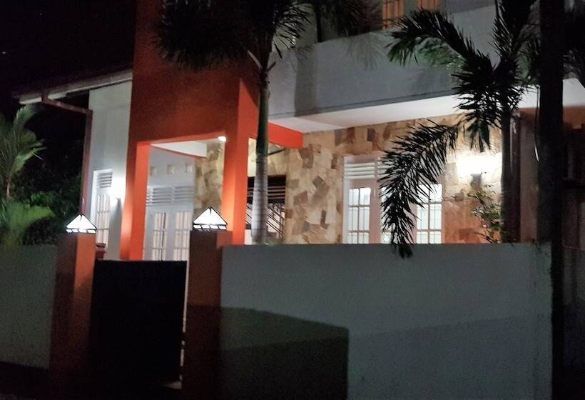 Yoyo Hostel Negombo