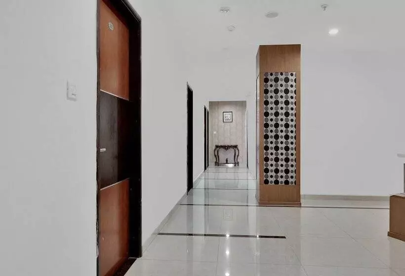 Capital O 12384 Hotel Rudra Grand