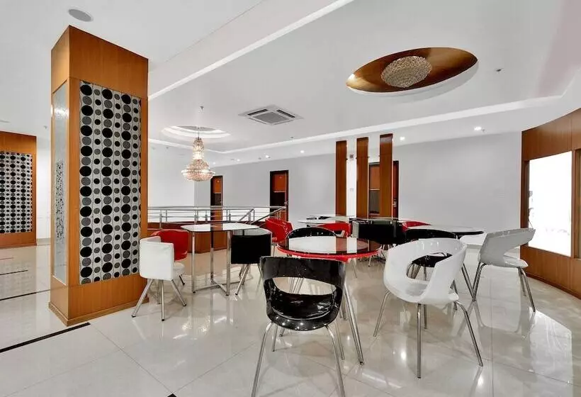 Capital O 12384 Hotel Rudra Grand