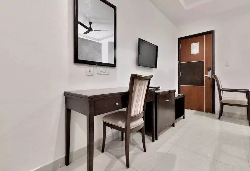 Capital O 12384 Hotel Rudra Grand