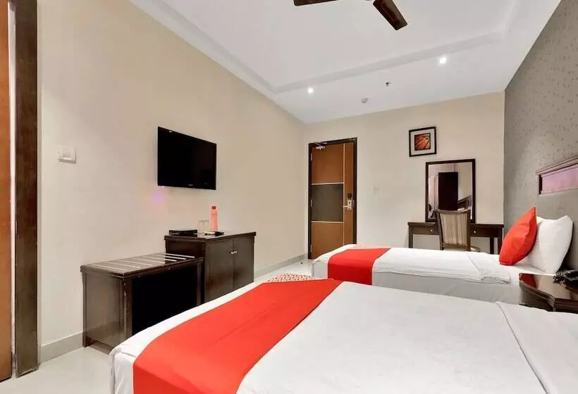 Capital O 12384 Hotel Rudra Grand