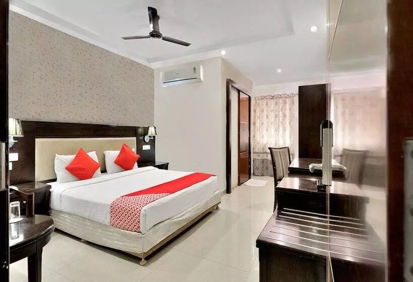 Capital O 12384 Hotel Rudra Grand