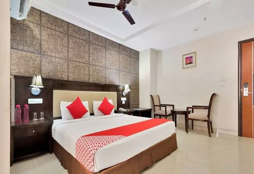 Capital O 12384 Hotel Rudra Grand