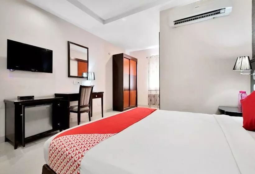 Capital O 12384 Hotel Rudra Grand