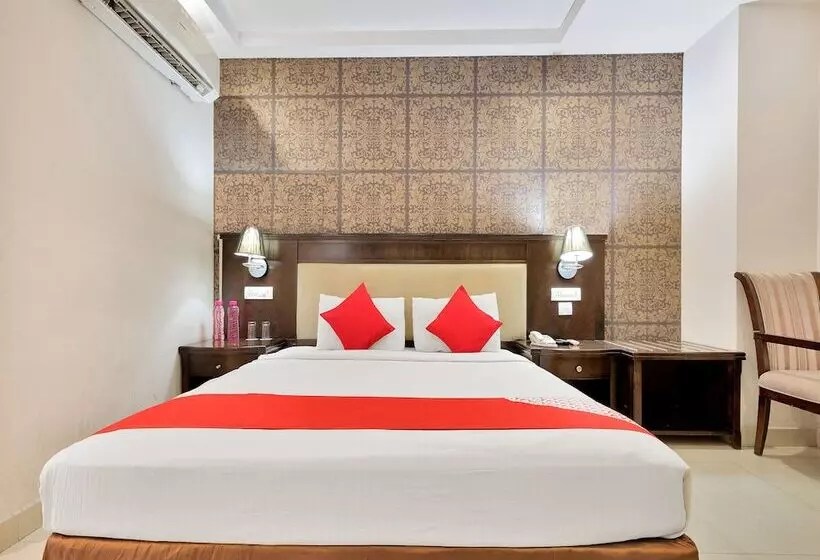Capital O 12384 Hotel Rudra Grand