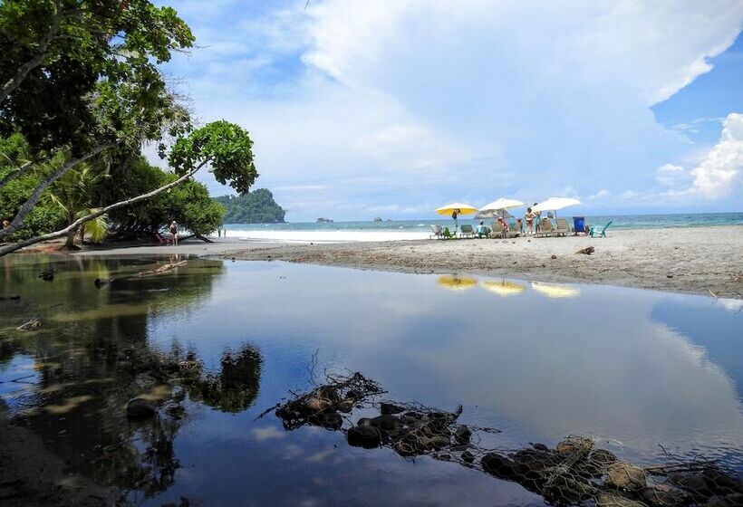 Casa Amigos By The Beach