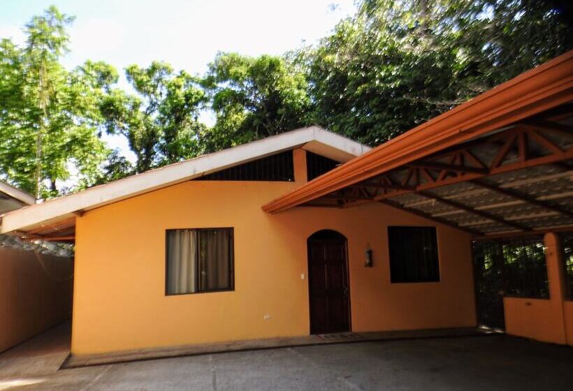 Casa Amigos By The Beach