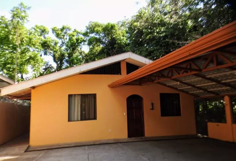 Casa Amigos By The Beach