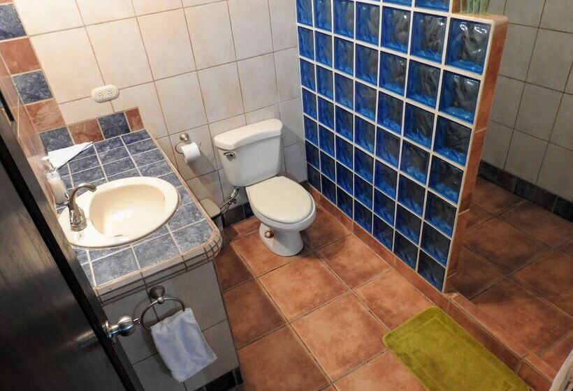 Casa Amigos By The Beach