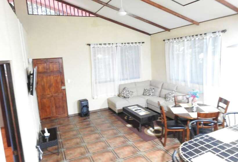 Casa Amigos By The Beach