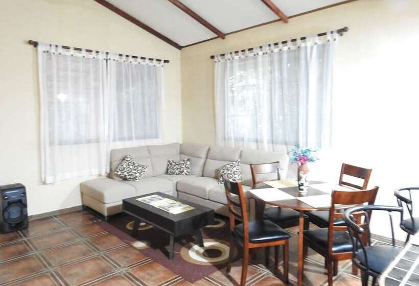 Casa Amigos By The Beach