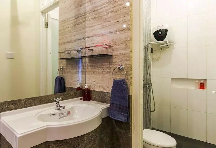 Dhanesvara Holistic Villa